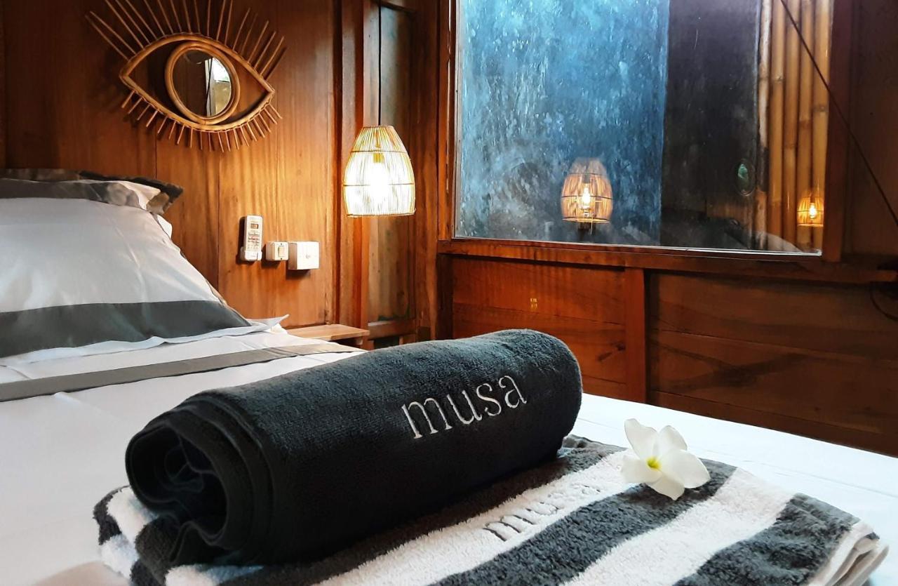 Musa Bintang Villas And Bungalows Gili Air Buitenkant foto